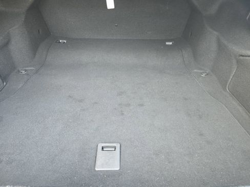 Used 2010 Mercedes-Benz E 350 Sedan image 16