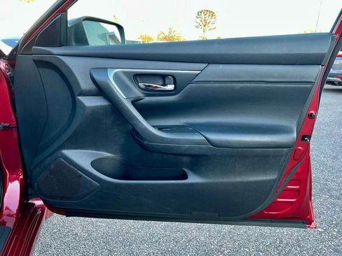 Used 2015 Nissan Altima 2.5 S w/ Special Edition Package image 31