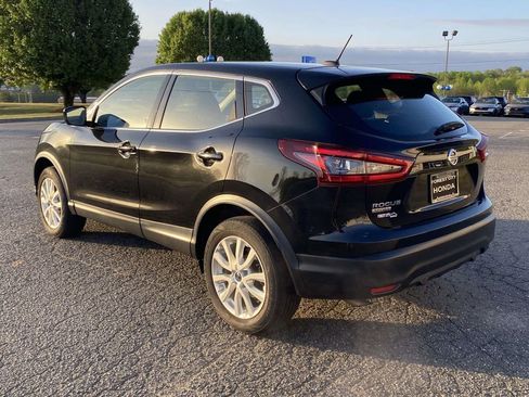 Used 2021 Nissan Rogue Sport S image 3