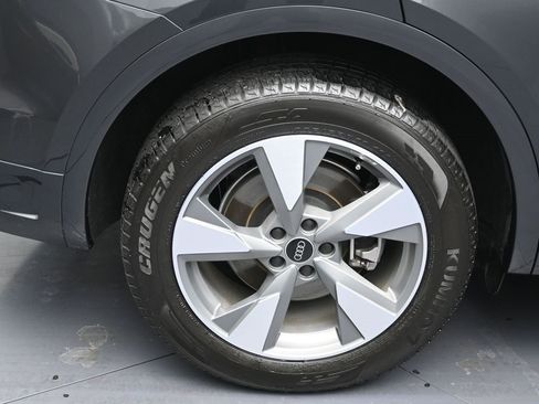 Used 2025 Audi Q5 2.0T Premium image 5