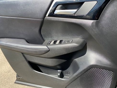 Used 2024 Mitsubishi Outlander 4WD Plug-In Hybrid image 14