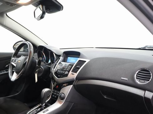 Used 2014 Chevrolet Cruze LT image 23