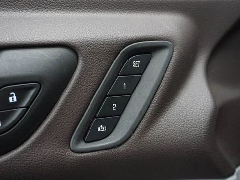 Used 2023 GMC Acadia SLT w/ Technology Package FWD image 8