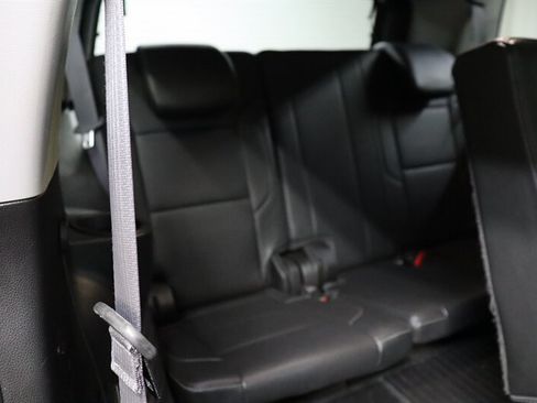 Used 2017 GMC Yukon SLT AWD/4WD image 32