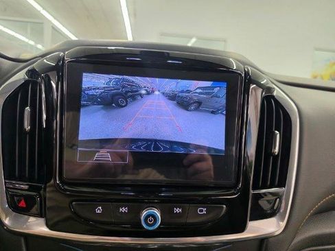 Used 2020 Chevrolet Traverse LT AWD/4WD image 18