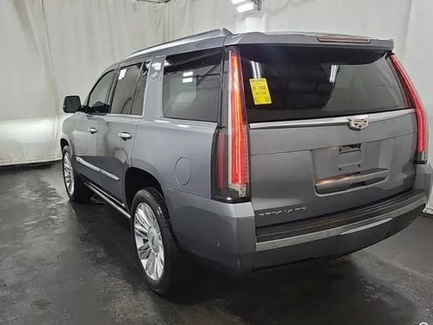 Used 2018 Cadillac Escalade Platinum image 3