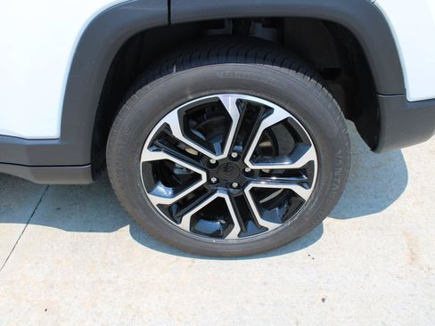 Used 2023 Jeep Compass Limited AWD/4WD image 10