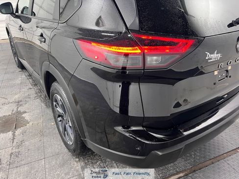 Used 2025 Nissan Rogue SV image 12