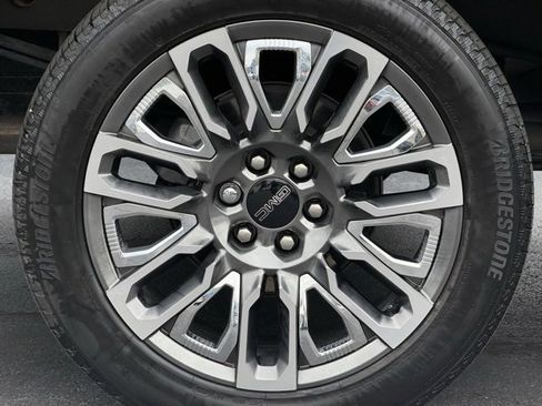 Used 2023 GMC Sierra 1500 Denali Ultimate image 11