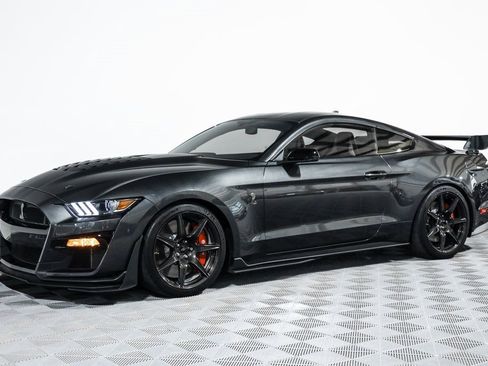 Used 2020 Ford Mustang Shelby GT500 w/ Carbon Fiber Track Pack image 17