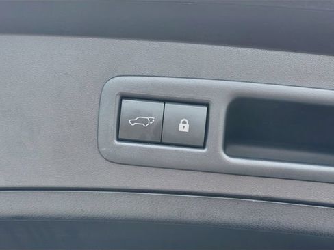 Used 2019 Lexus UX 200 w/ Premium Package FWD image 13