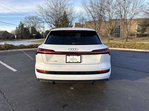 Used 2023 Audi e-tron S Premium Plus w/ Black Optic Package image 6