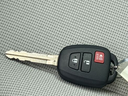 Used 2026 Toyota Corolla Cross L FWD image 27
