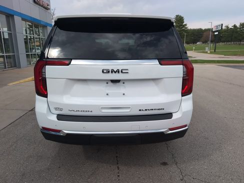 Used 2025 GMC Yukon Elevation w/ Elevation Premium Package AWD/4WD image 7