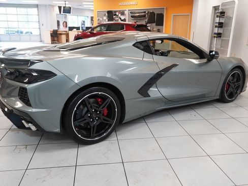 Used 2022 Chevrolet Corvette Stingray Preferred Cpe w/ Battery Protection Package RWD image 13