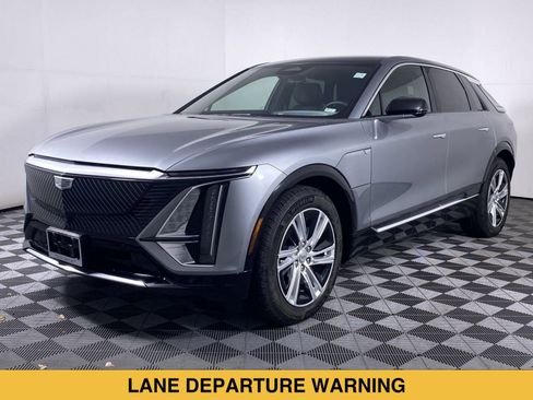 Certified 2024 Cadillac Lyriq Tech AWD/4WD image 18