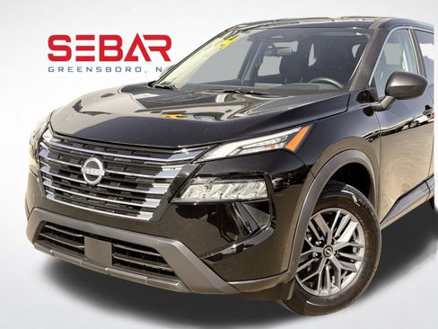 Used 2025 Nissan Rogue S FWD image 3