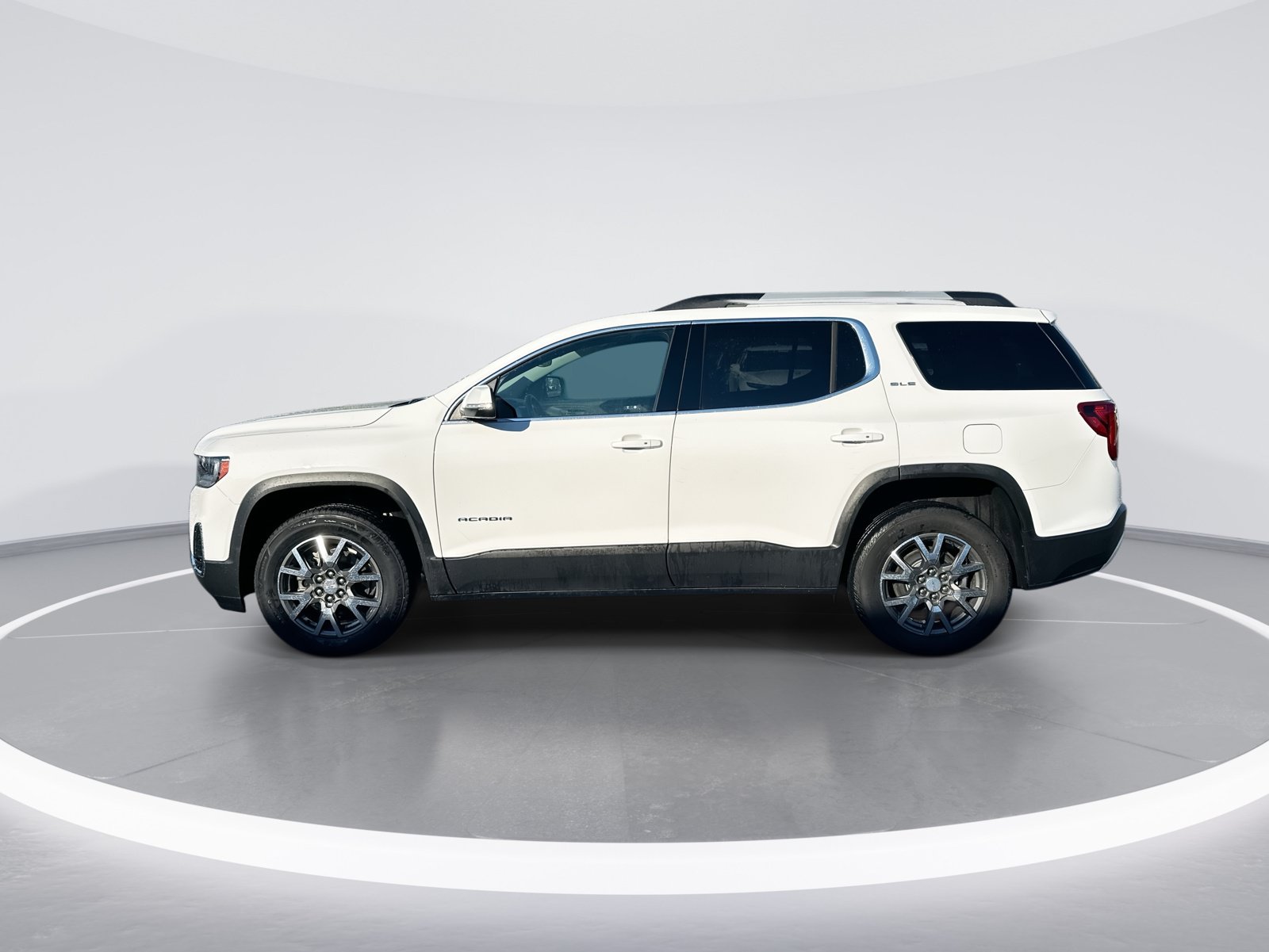 Used 2023 GMC Acadia SLE w/ Driver Convenience Package FWD image 6
