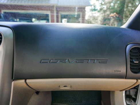 Used 2005 Chevrolet Corvette Convertible w/ Preferred Equipment Group RWD image 41