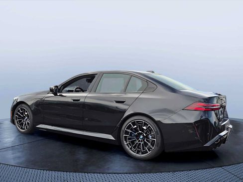 New 2027 BMW M5 w/ M Driver's Package AWD/4WD image 4