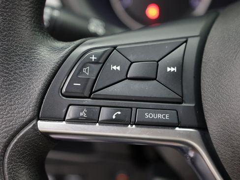 Used 2019 Nissan Kicks S FWD image 21