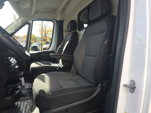 Used 2025 RAM ProMaster 3500 w/ Convenience Group image 9