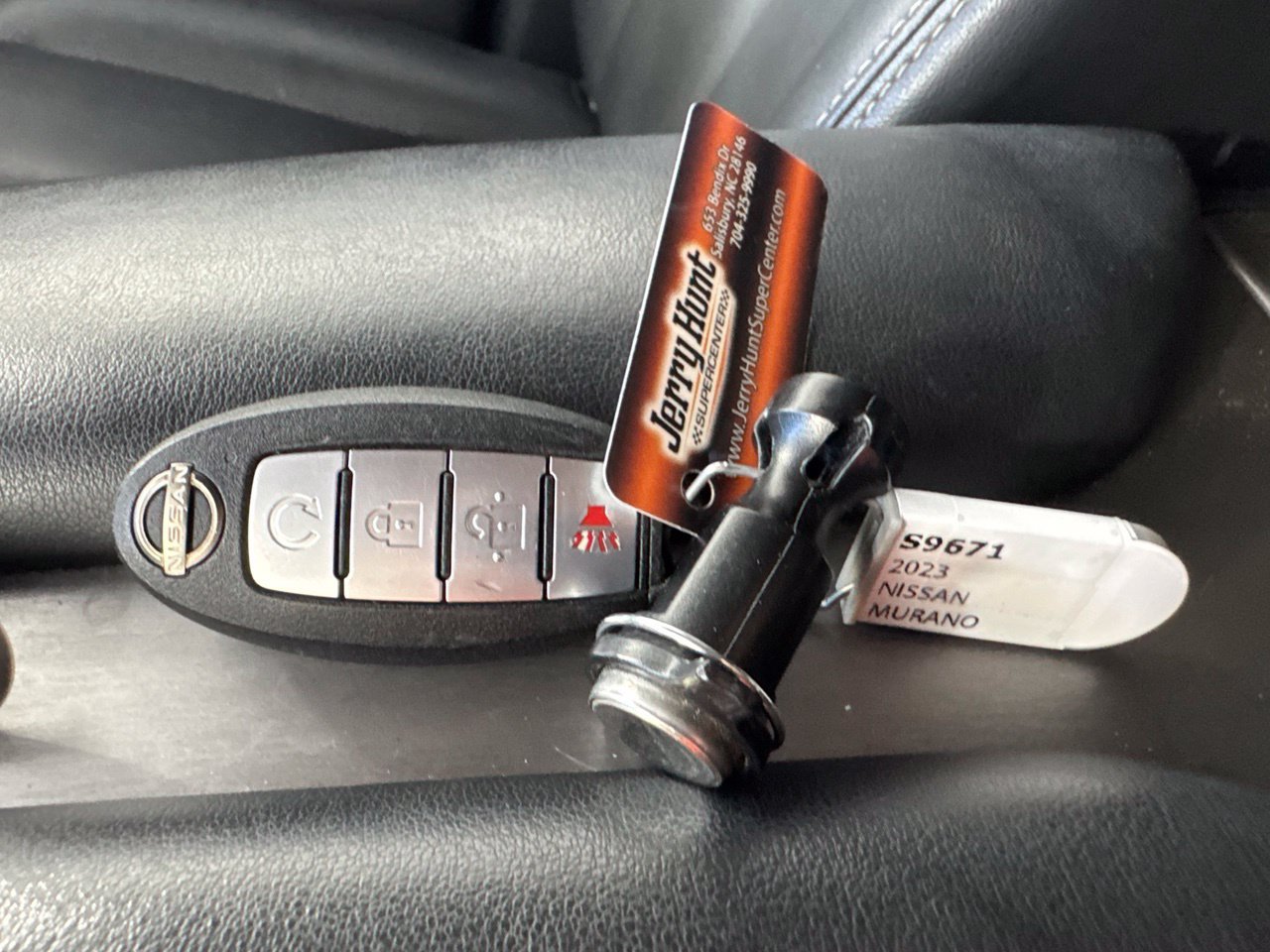 Used 2023 Nissan Murano SV FWD image 3