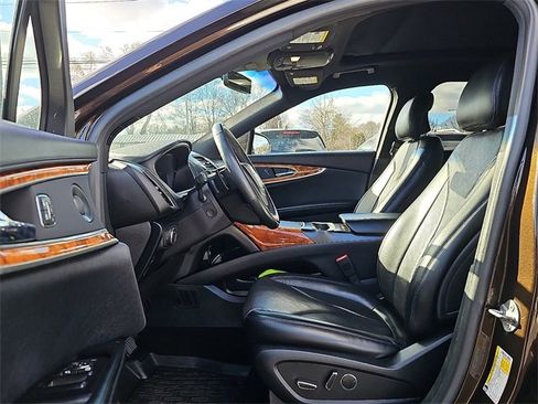 Used 2019 Lincoln Nautilus Reserve w/ Drivers Assistance Package image 14