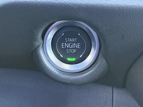 Used 2025 Chevrolet Tahoe LT RWD image 19