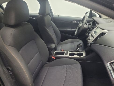 Used 2017 Chevrolet Cruze LS image 21