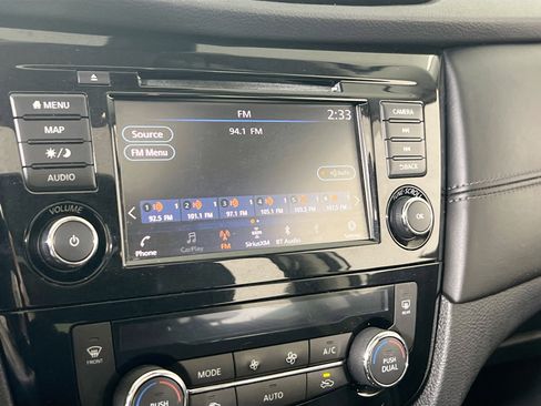 Used 2020 Nissan Rogue SL w/ Premium Package image 15