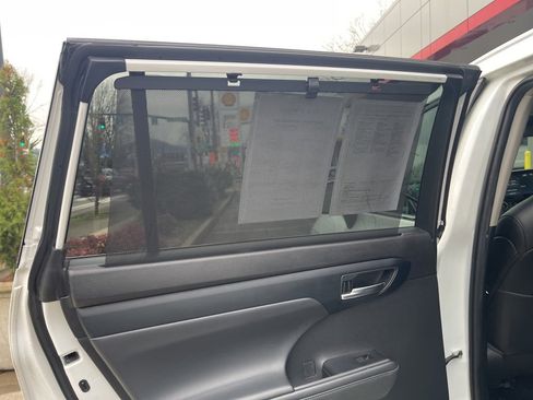 Used 2022 Toyota Highlander XLE image 51