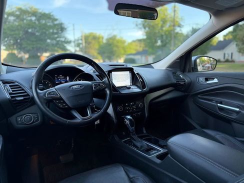Used 2018 Ford Escape SEL AWD/4WD image 9