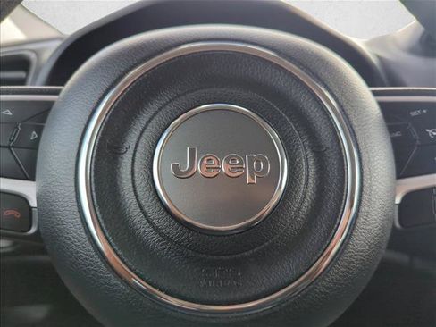 Used 2023 Jeep Renegade Latitude AWD/4WD image 25