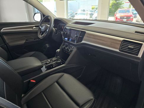 Used 2023 Volkswagen Atlas SEL AWD/4WD image 47