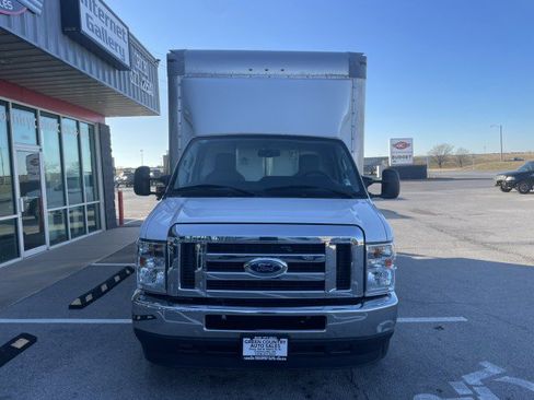 Used 2023 Ford E-350 and Econoline 350 Super Duty w/ Power Windows & Locks Group image 11
