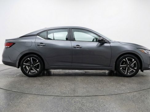 Used 2025 Nissan Sentra SV image 11