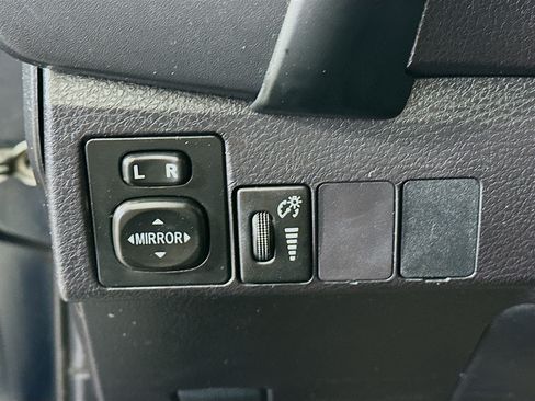 Used 2018 Toyota Corolla SE FWD image 16