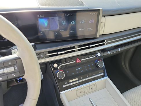 Used 2025 Hyundai Santa Fe SEL image 23