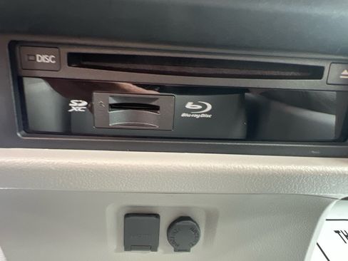 Used 2017 Toyota Sienna XLE Premium w/ Protection Package FWD image 22
