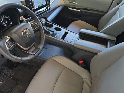 Certified 2023 Toyota Sienna XLE w/ XLE Plus Package AWD/4WD image 10