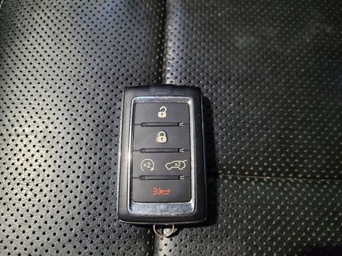 Used 2021 Jeep Grand Cherokee L Limited w/ Luxury Tech Group II AWD/4WD image 32