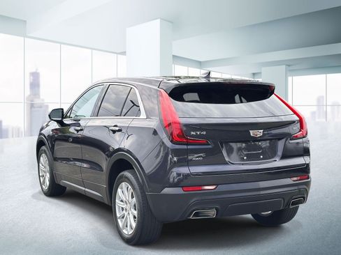 Used 2022 Cadillac XT4 Luxury w/ Cold Weather Package AWD/4WD image 3
