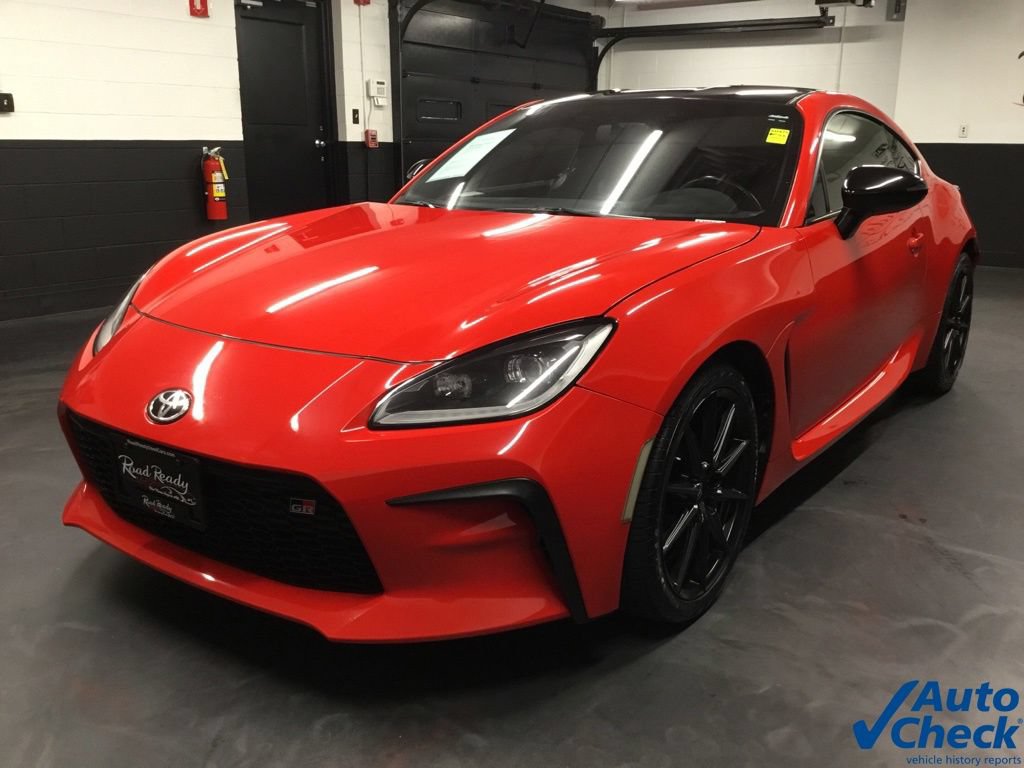 Used 2024 Toyota GR86 Premium RWD image 5