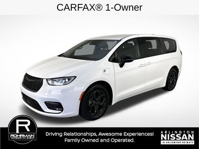 Used 2024 Chrysler Pacifica Limited