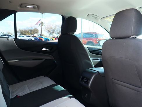 Used 2020 Chevrolet Equinox LS image 28