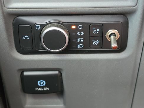 Used 2022 Ford F150 XL w/ Trailer Tow Package RWD image 15