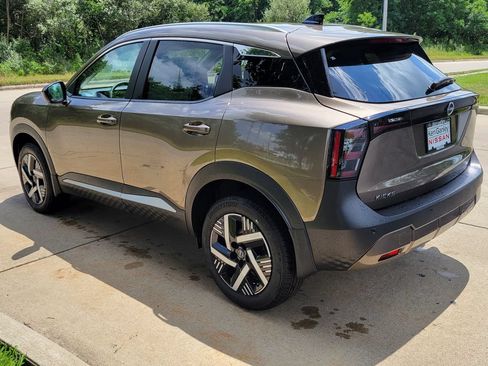 New 2026 Nissan Kicks SV w/ SV Premium Package FWD image 4