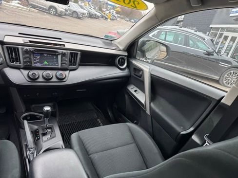 Used 2018 Toyota RAV4 LE image 35