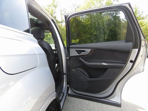 Used 2019 Audi Q7 2.0T Premium Plus w/ Premium Plus Package image 16